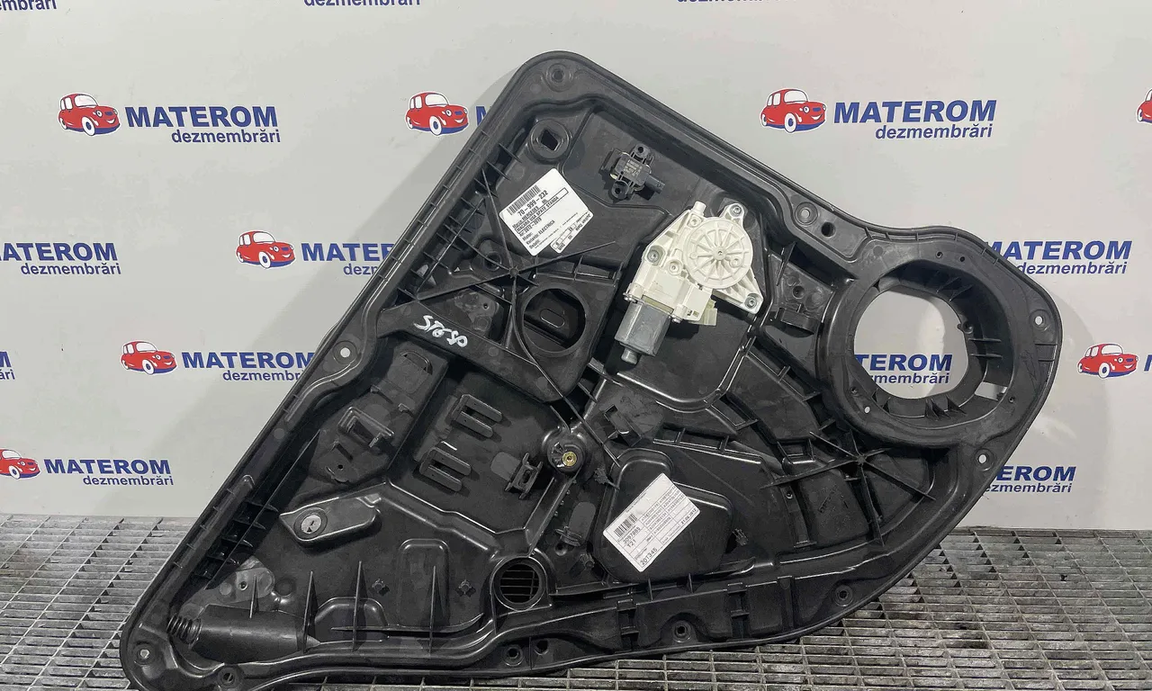 MACARA USA SPATE STANGA MERCEDES M-CLASS 2011-2015