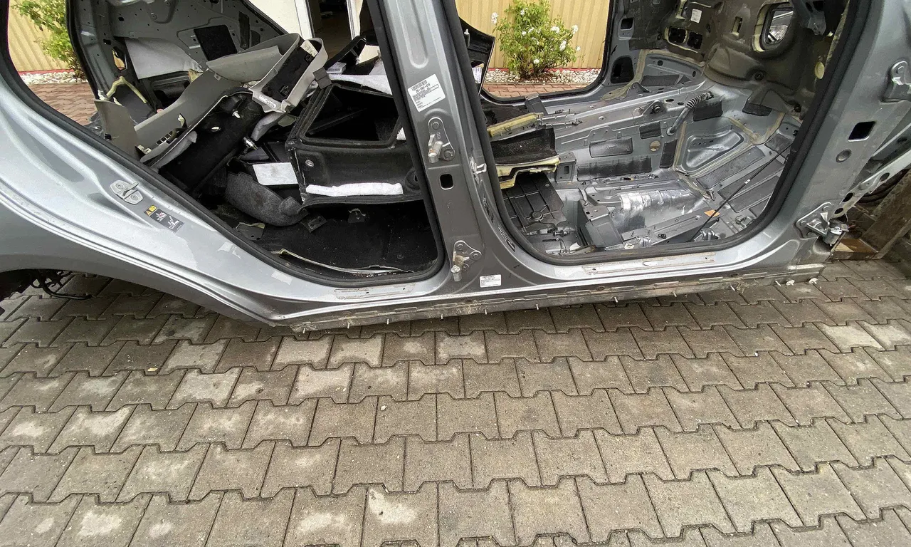 PRAG DREAPTA MERCEDES M-CLASS 2011-2015