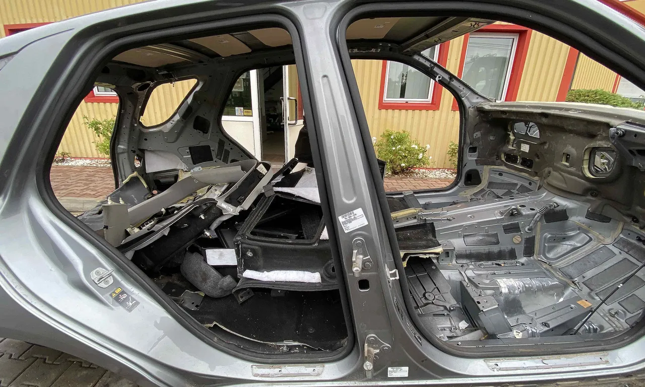 STALP MIJLOC DREAPTA MERCEDES M-CLASS 2011-2015