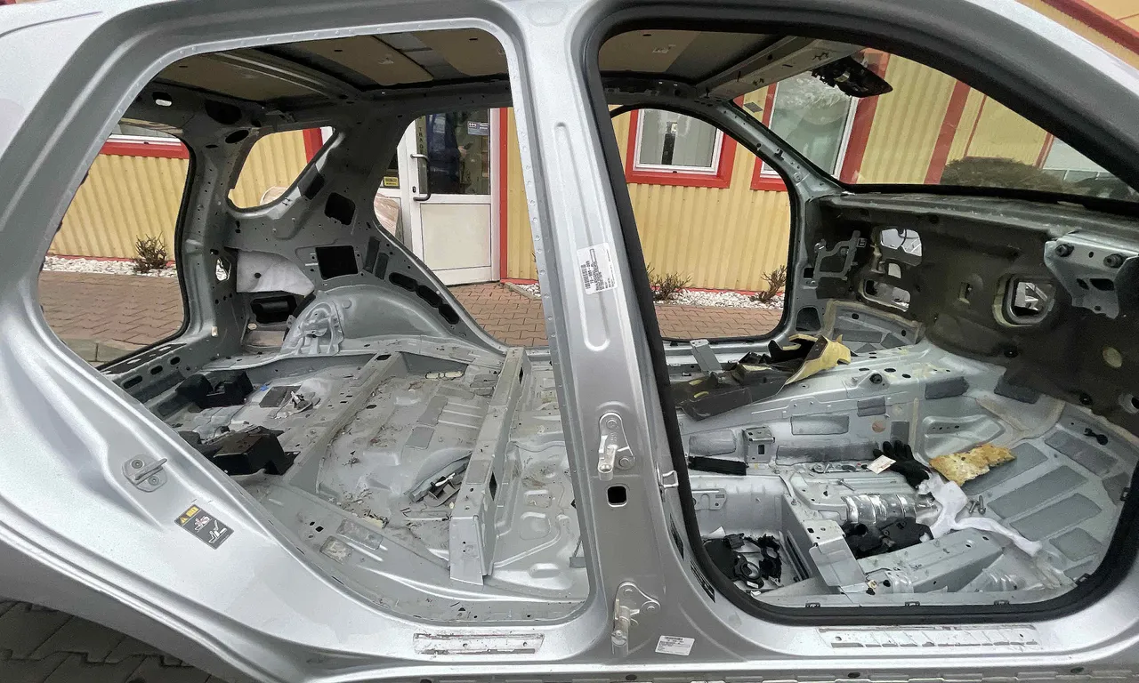 STALP MIJLOC DREAPTA MERCEDES M-CLASS 2011-2015
