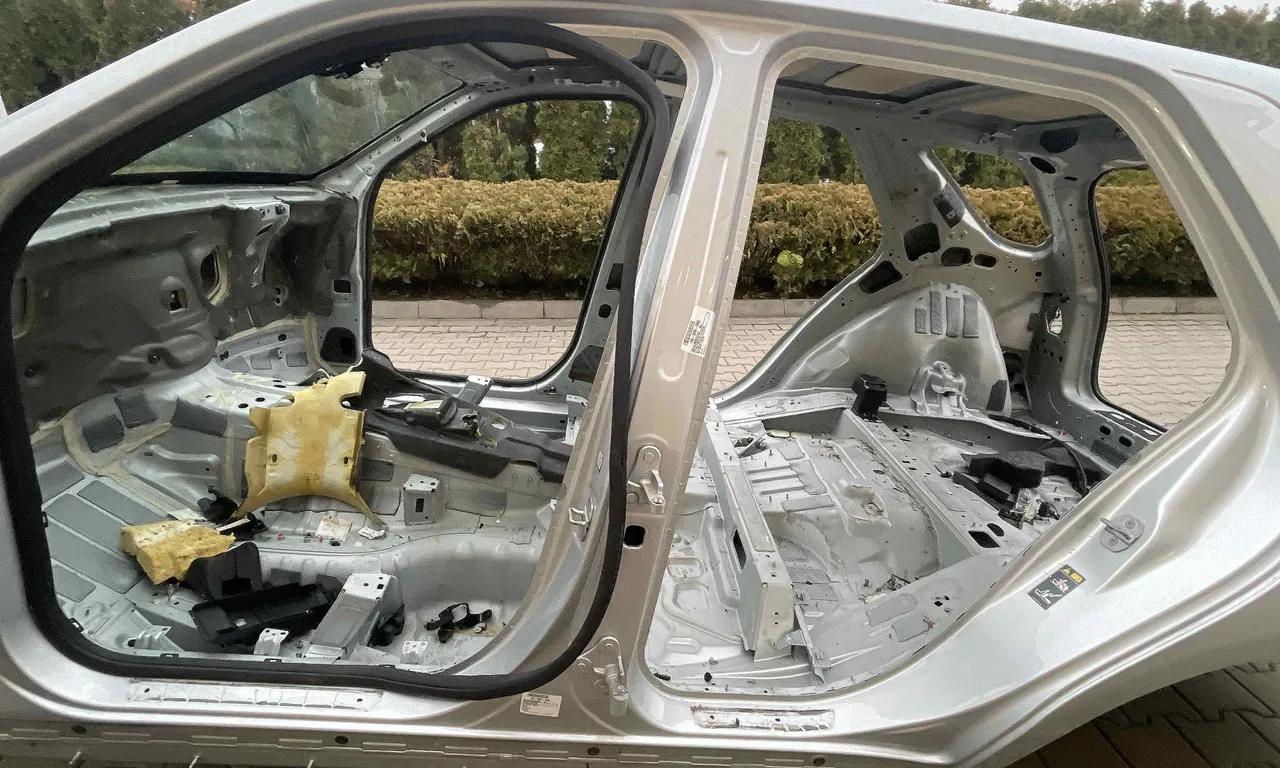 STALP MIJLOC STANGA MERCEDES M-CLASS 2011-2015