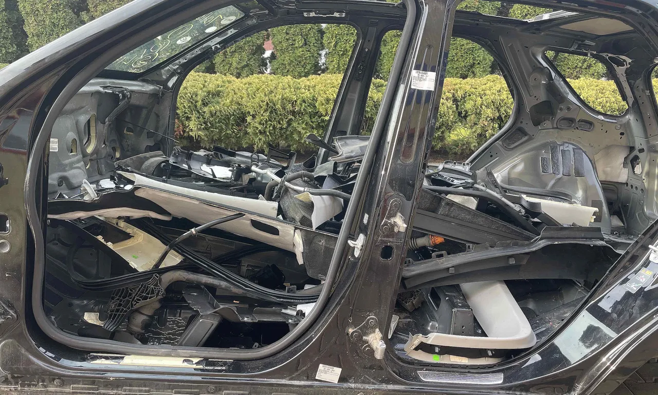 STALP MIJLOC STANGA MERCEDES M-CLASS 2011-2015