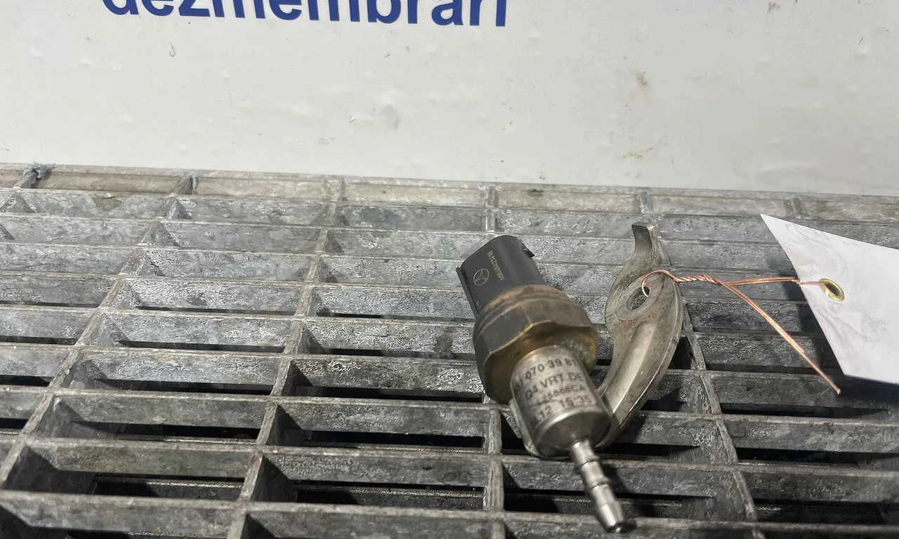 SENZOR PRESIUNE COMBUSTIBIL MERCEDES M-CLASS 2011-2015