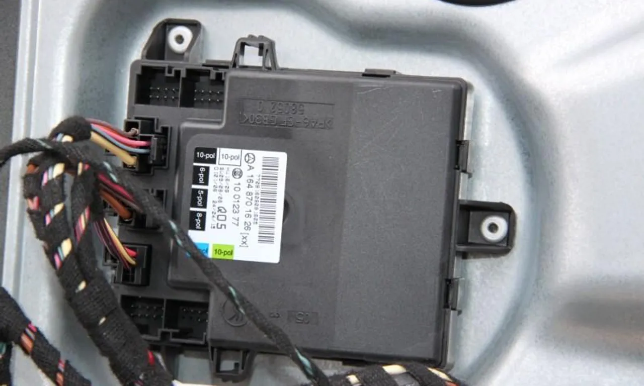 Modul usa dreapta fata MERCEDES R-CLASS 2005-2017