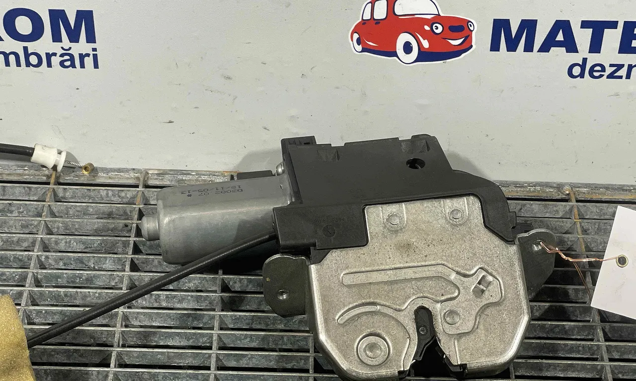 INCUIETOARE CAPOTA SPATE MERCEDES S-CLASS 2006-2013