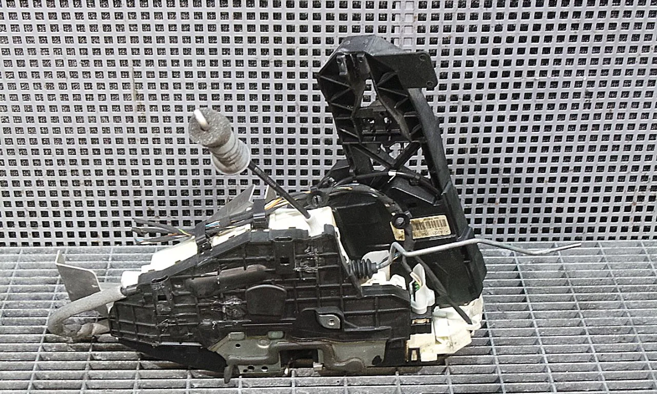 INCUIETOARE USA FATA DREAPTA MERCEDES S-CLASS 2006-2013