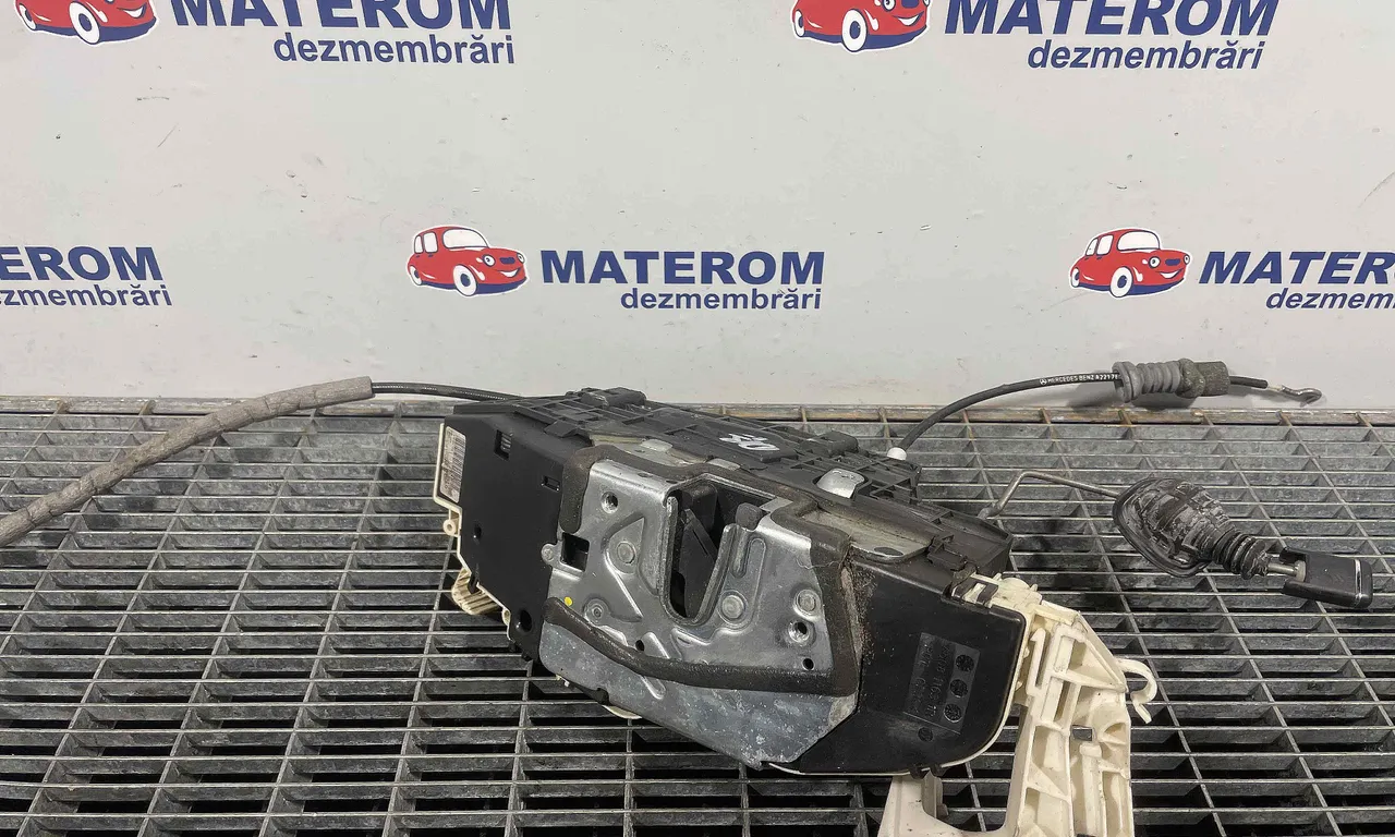 INCUIETOARE USA FATA DREAPTA MERCEDES S-CLASS 2006-2013
