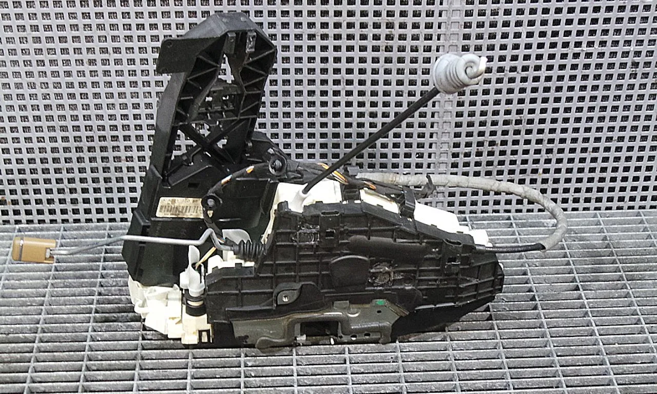INCUIETOARE USA FATA STANGA MERCEDES S-CLASS 2006-2013