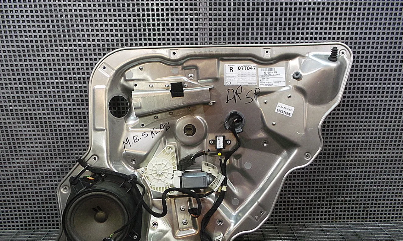 MACARA USA SPATE DREAPTA MERCEDES S-CLASS 2006-2013