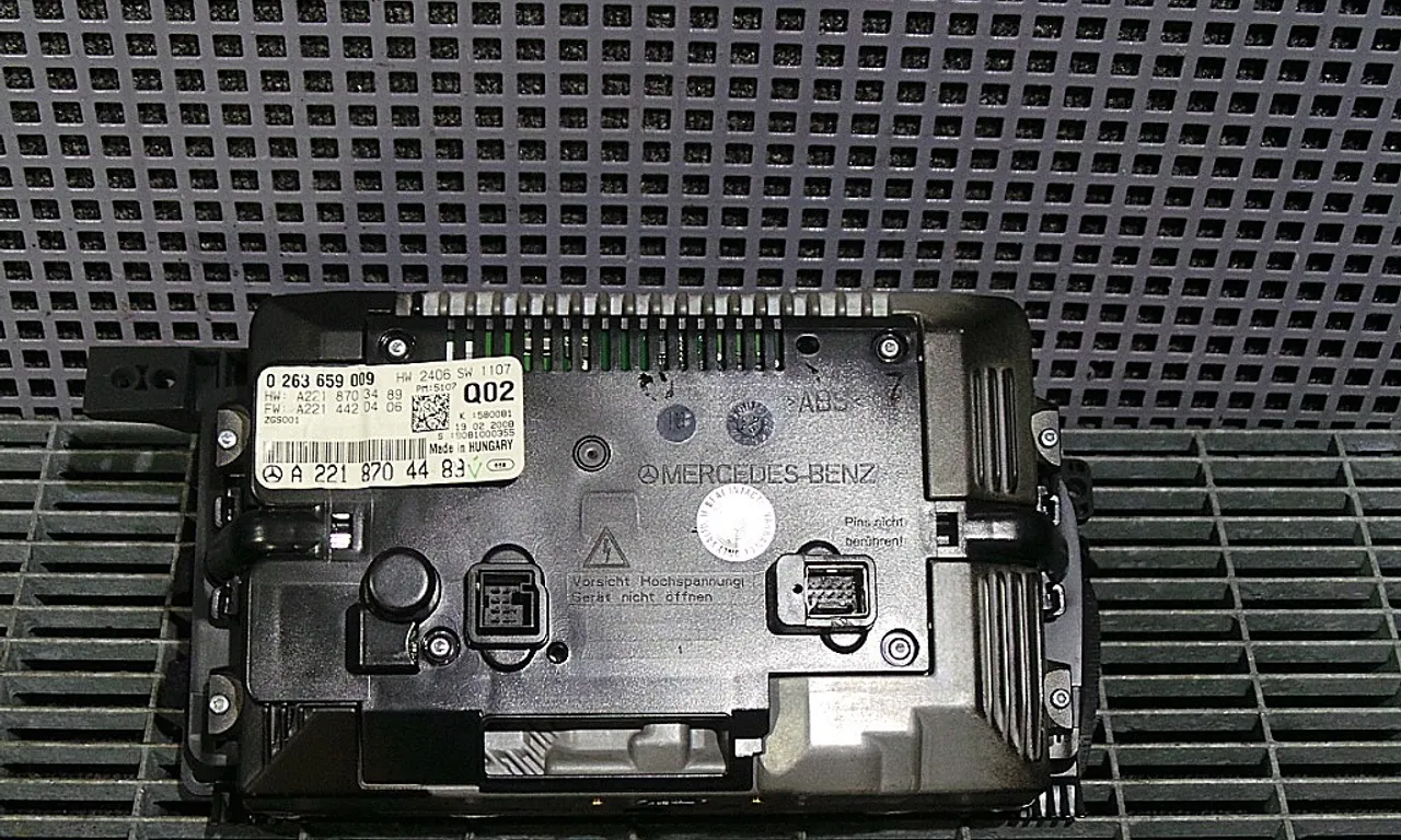 AFISAJ BORD MERCEDES S-CLASS 2006-2013