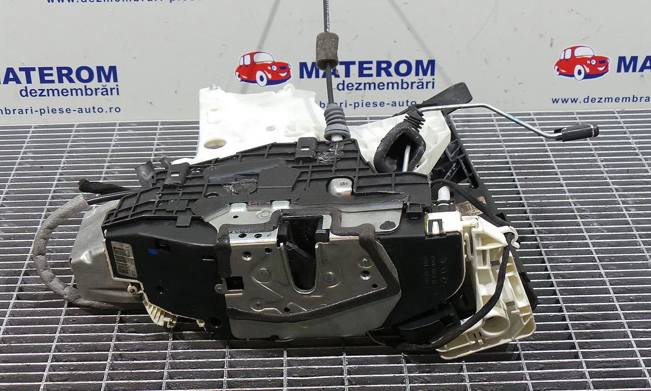 INCUIETOARE USA FATA DREAPTA MERCEDES S-CLASS 2005-2013