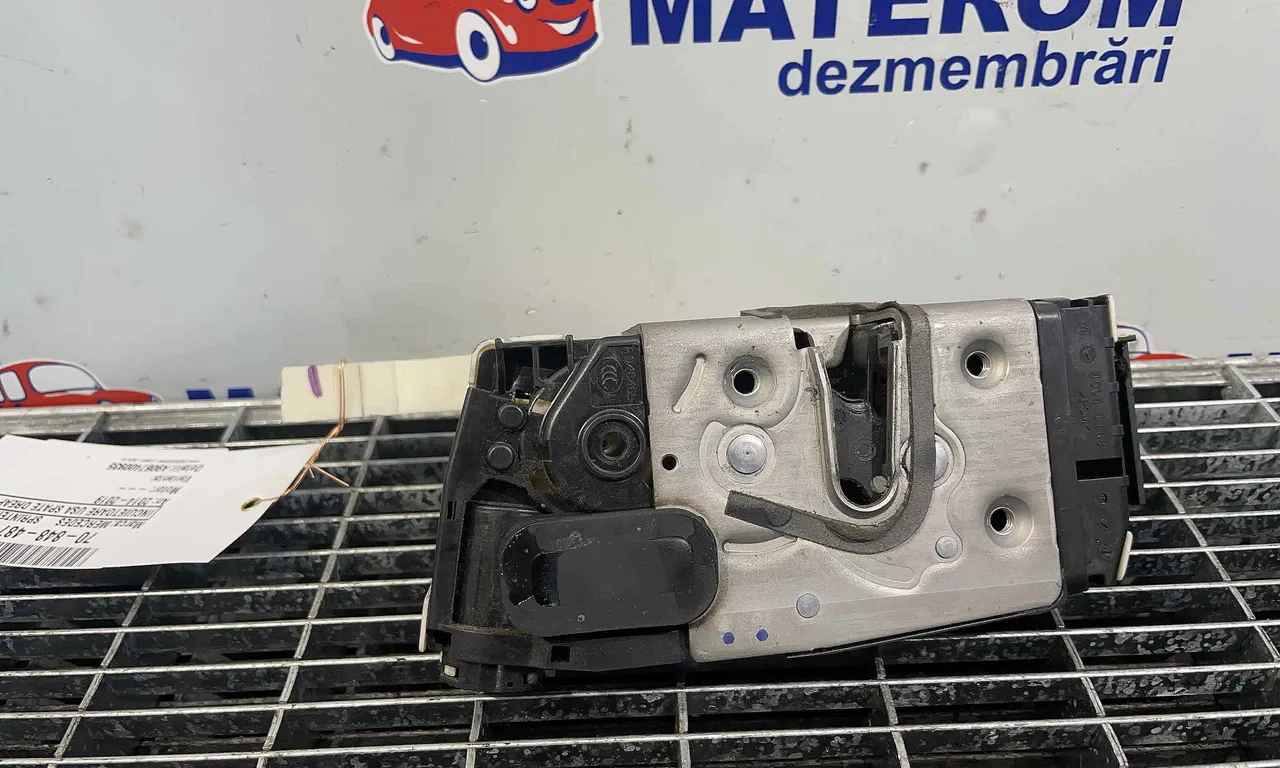 INCUIETOARE USA SPATE DREAPTA MERCEDES SPRINTER bus 2006-2020