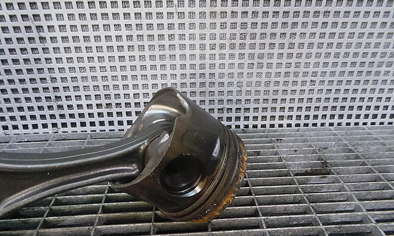 PISTON MERCEDES SPRINTER bus 2006-2020
