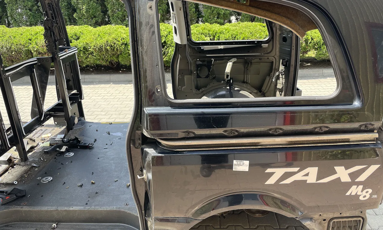 ARIPA SPATE STANGA MERCEDES VITO bus 2003-2014