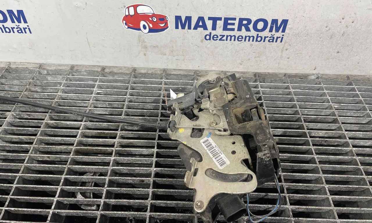 INCUIETOARE USA FATA DREAPTA MERCEDES VITO bus 2003-2010