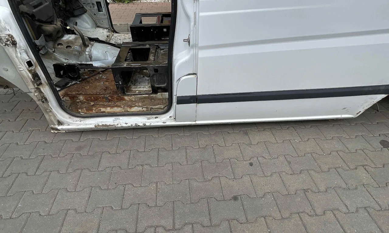 PRAG STANGA MERCEDES VITO bus 2003-2014