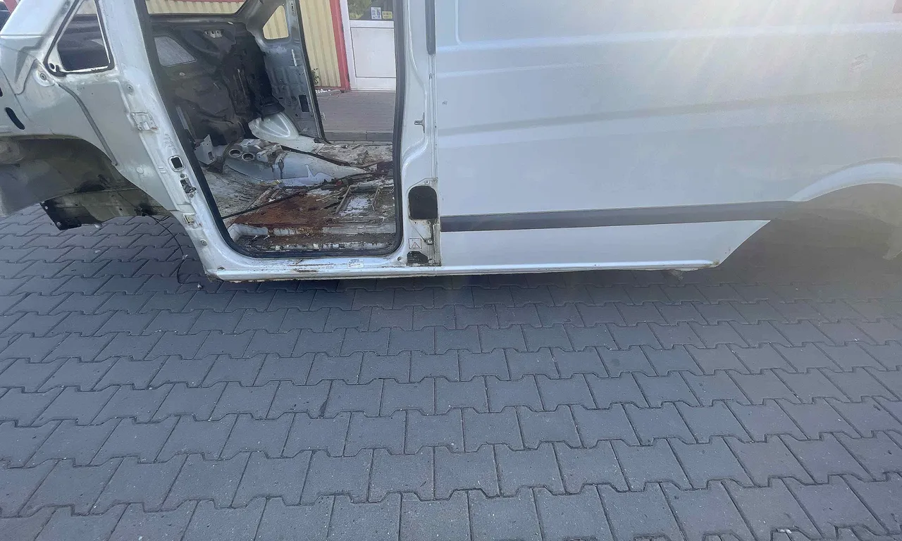 PRAG STANGA MERCEDES VITO bus 2003-2014