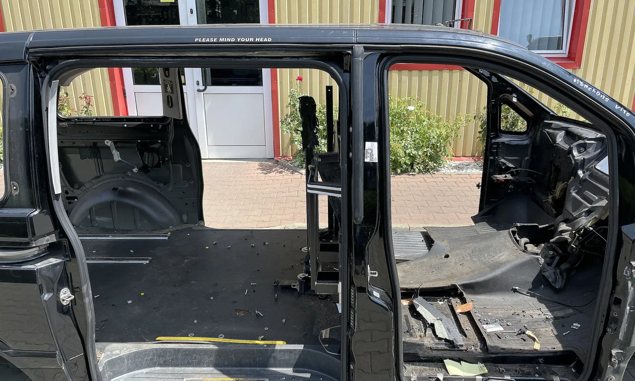 STALP MIJLOC DREAPTA MERCEDES VITO bus 2003-2014