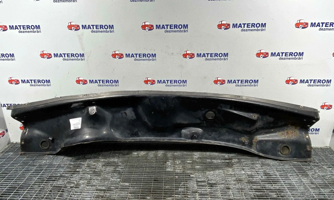 SUPORT GRILA SUB PARBRIZ MERCEDES VITO bus 2003-2014