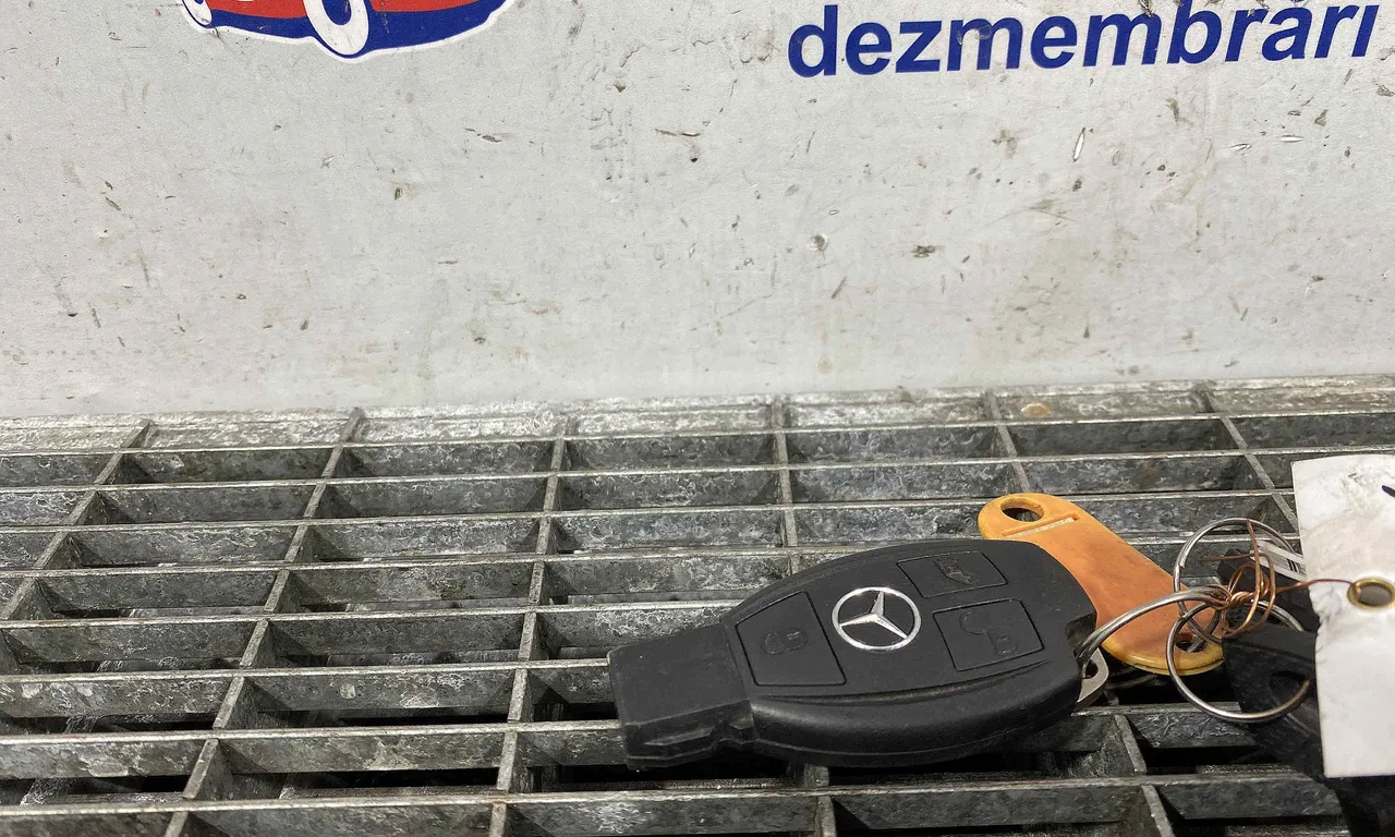 CHEIE CONTACT MERCEDES VITO bus 2003-2014