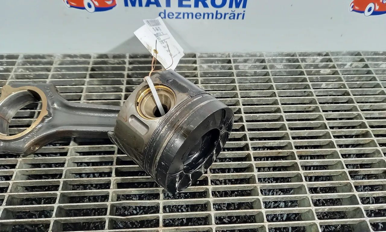 PISTON MERCEDES VITO bus 2003-2010