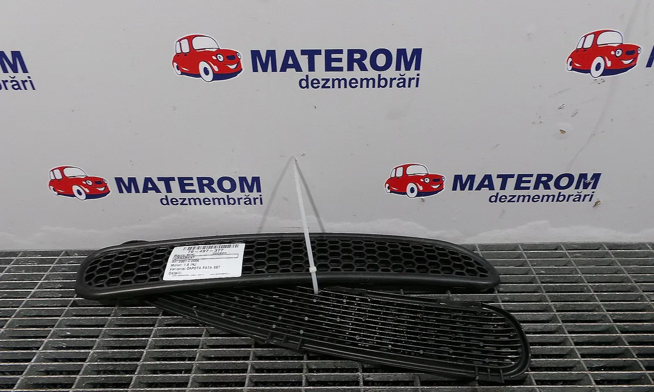 ORNAMENT SUB CAPOTA FATA MINI MINI 2001-2006