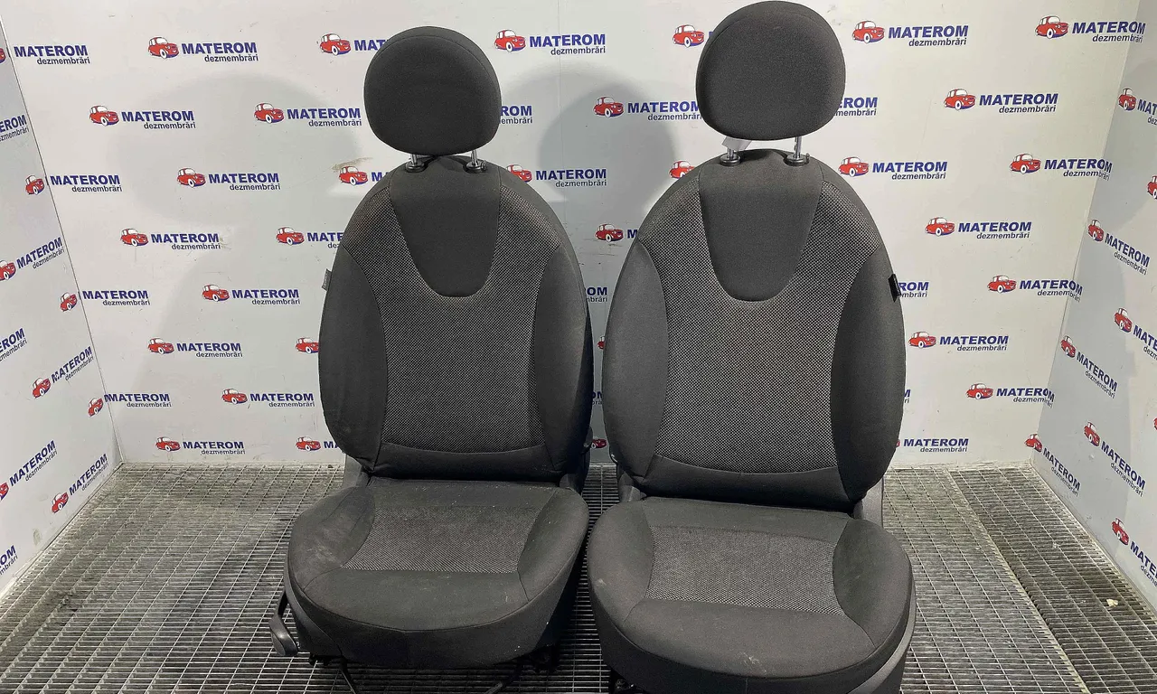 SCAUNE AUTO MINI MINI 2005-2014