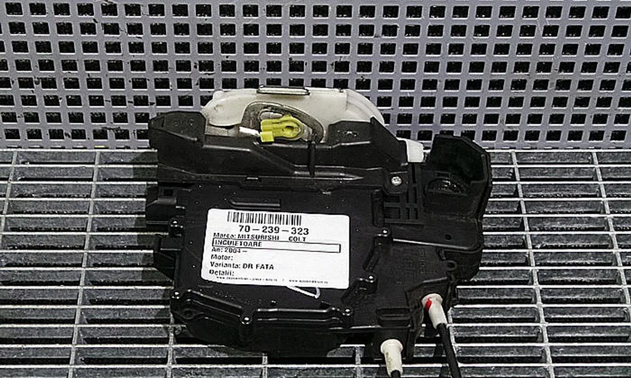 INCUIETOARE USA FATA DREAPTA MITSUBISHI COLT VI 2002-2012