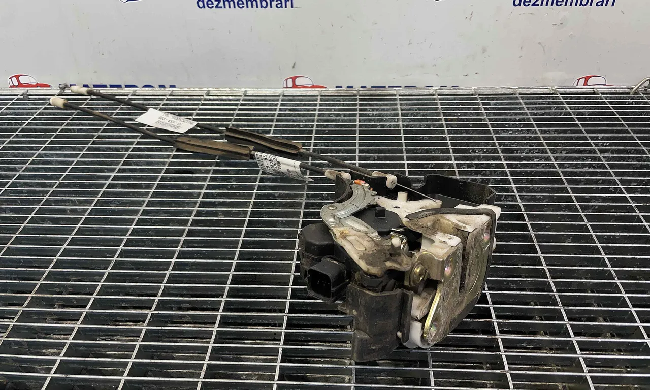 INCUIETOARE USA SPATE DREAPTA MITSUBISHI COLT VI 2002-2012