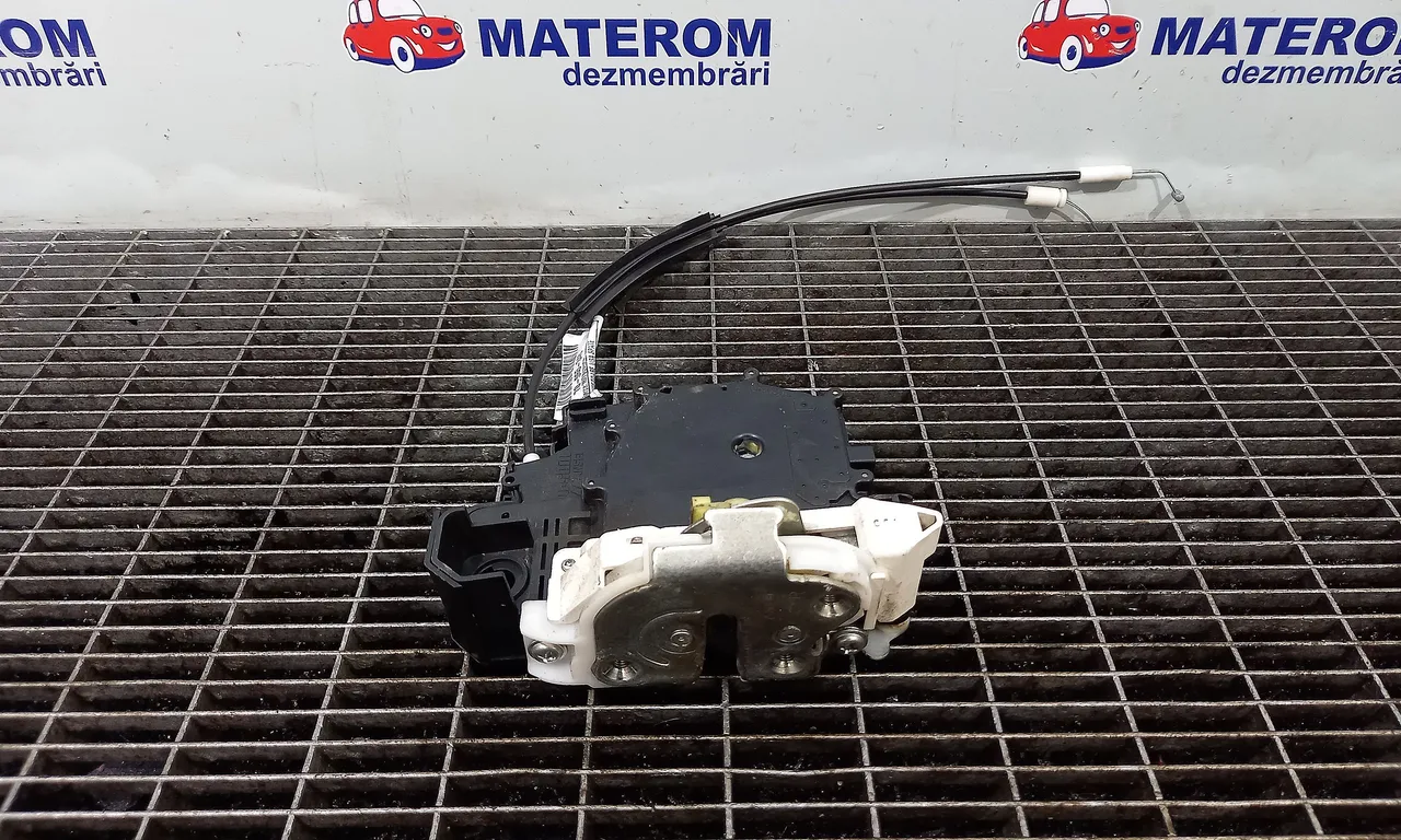INCUIETOARE USA SPATE DREAPTA MITSUBISHI COLT VI 2002-2012