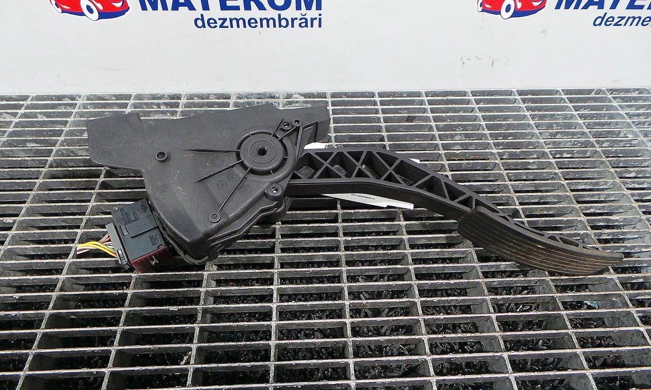 PEDALA ACCELERATIE MITSUBISHI COLT VI 2002-2012