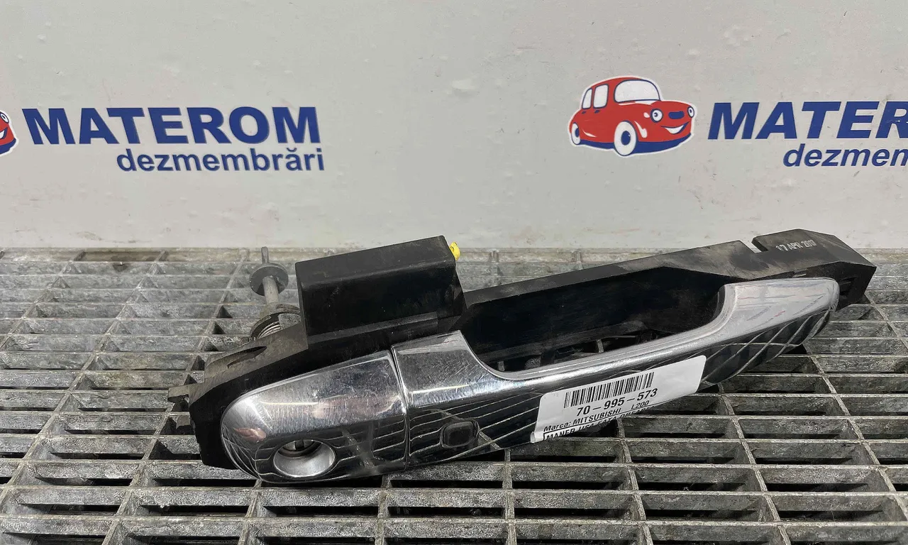 MANER USA FATA DREAPTA MITSUBISHI L200 2015-2019