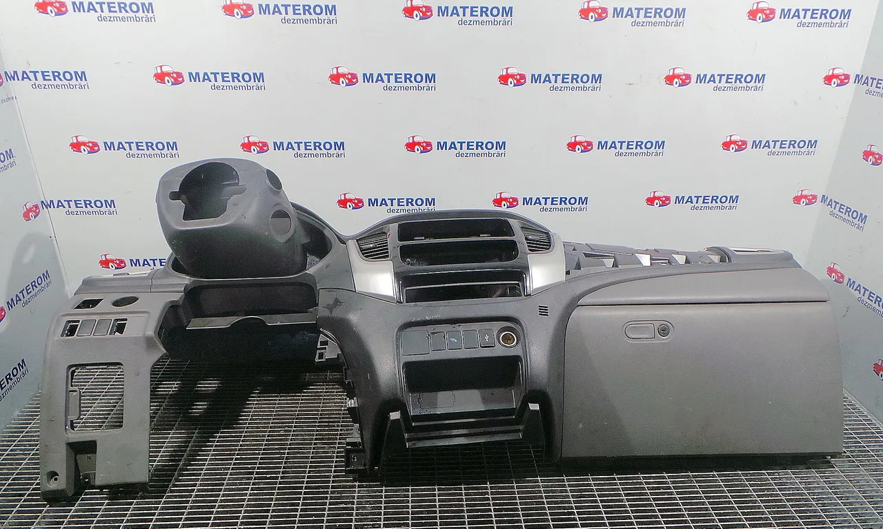 PLANSEU BORD MITSUBISHI L200 2015-2019