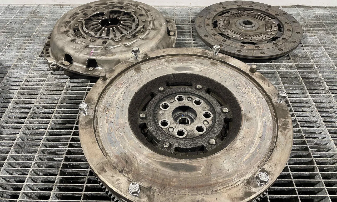 VOLANTA MITSUBISHI L200 2015-2019