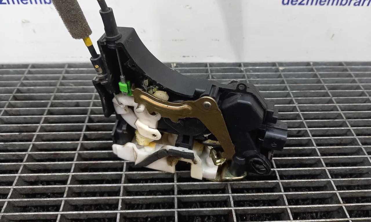 INCUIETOARE USA FATA STANGA MITSUBISHI L200 / TRITON 2004-2018