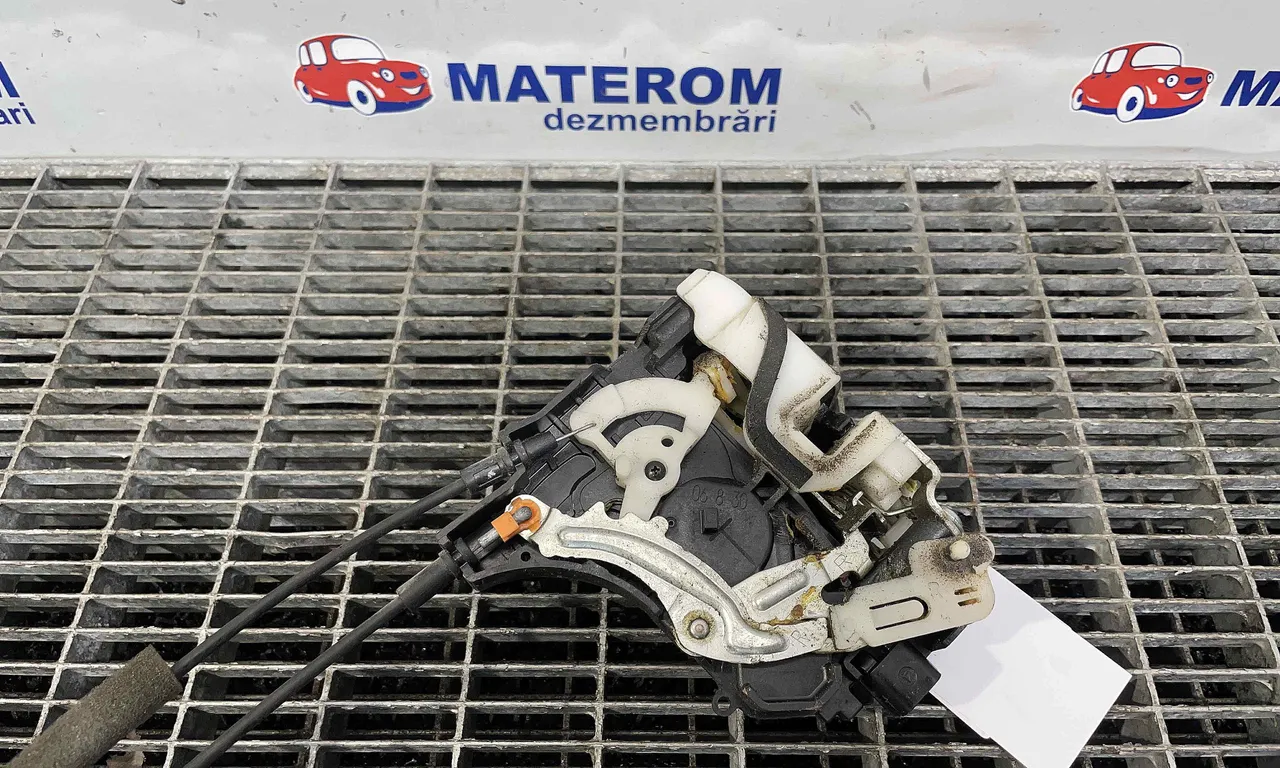 INCUIETOARE USA SPATE DREAPTA MITSUBISHI L200 / TRITON 2004-2018