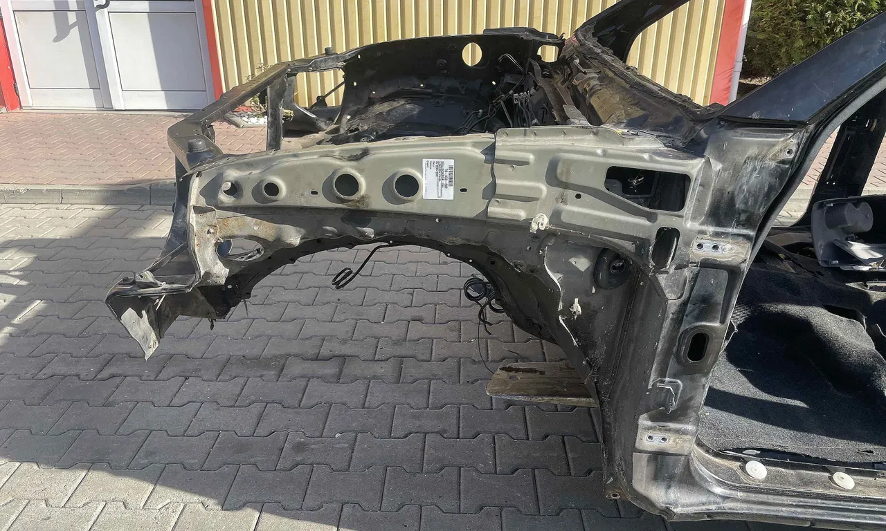 LONJERON STANGA MITSUBISHI L200 / TRITON 2004-2018