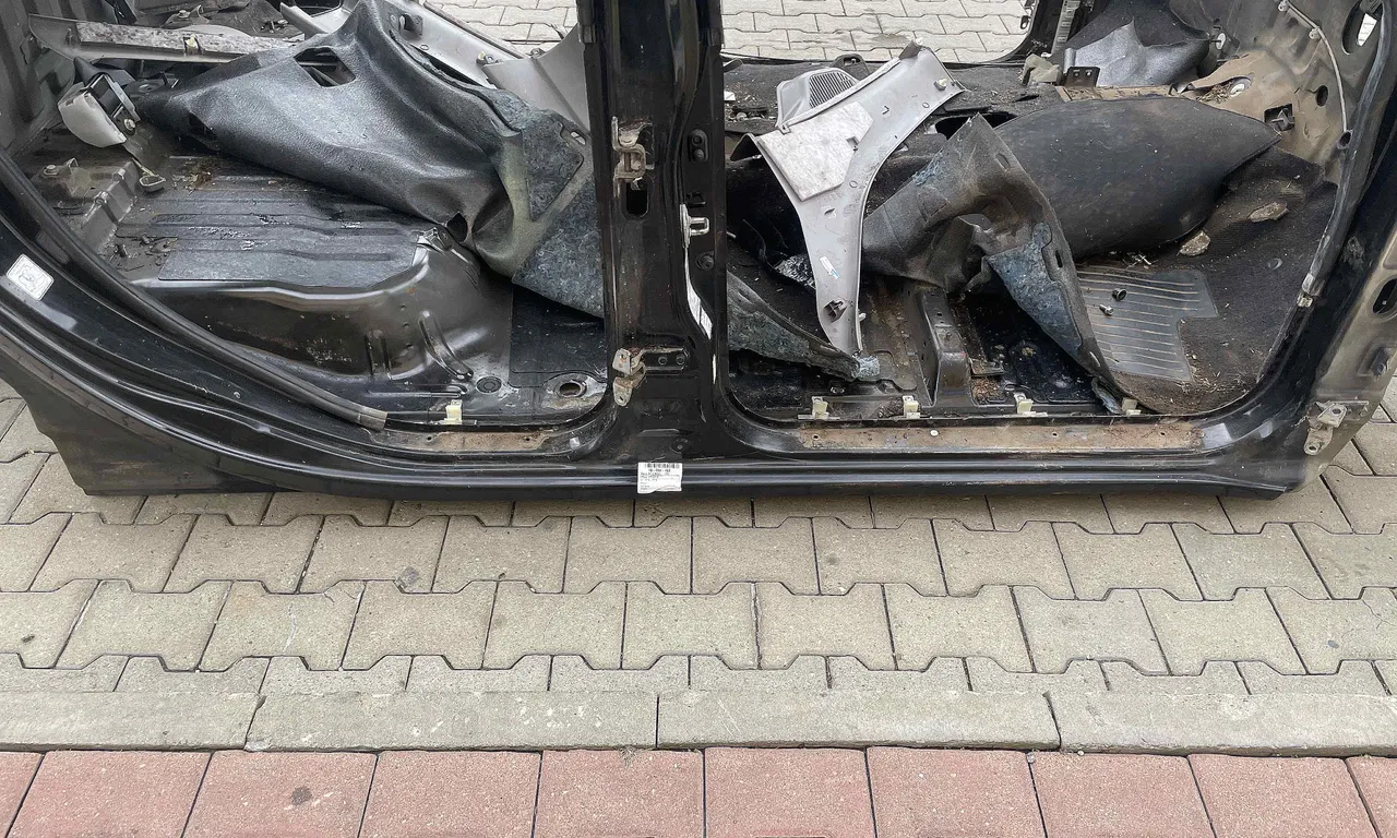 PRAG DREAPTA MITSUBISHI L200 / TRITON 2004-2018