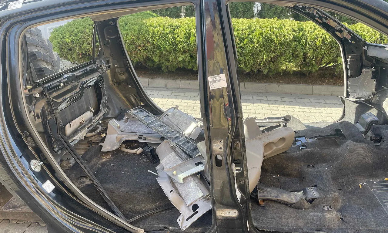 STALP MIJLOC DREAPTA MITSUBISHI L200 / TRITON 2004-2018