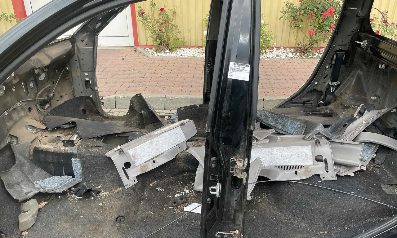 STALP MIJLOC STANGA MITSUBISHI L200 / TRITON 2004-2018