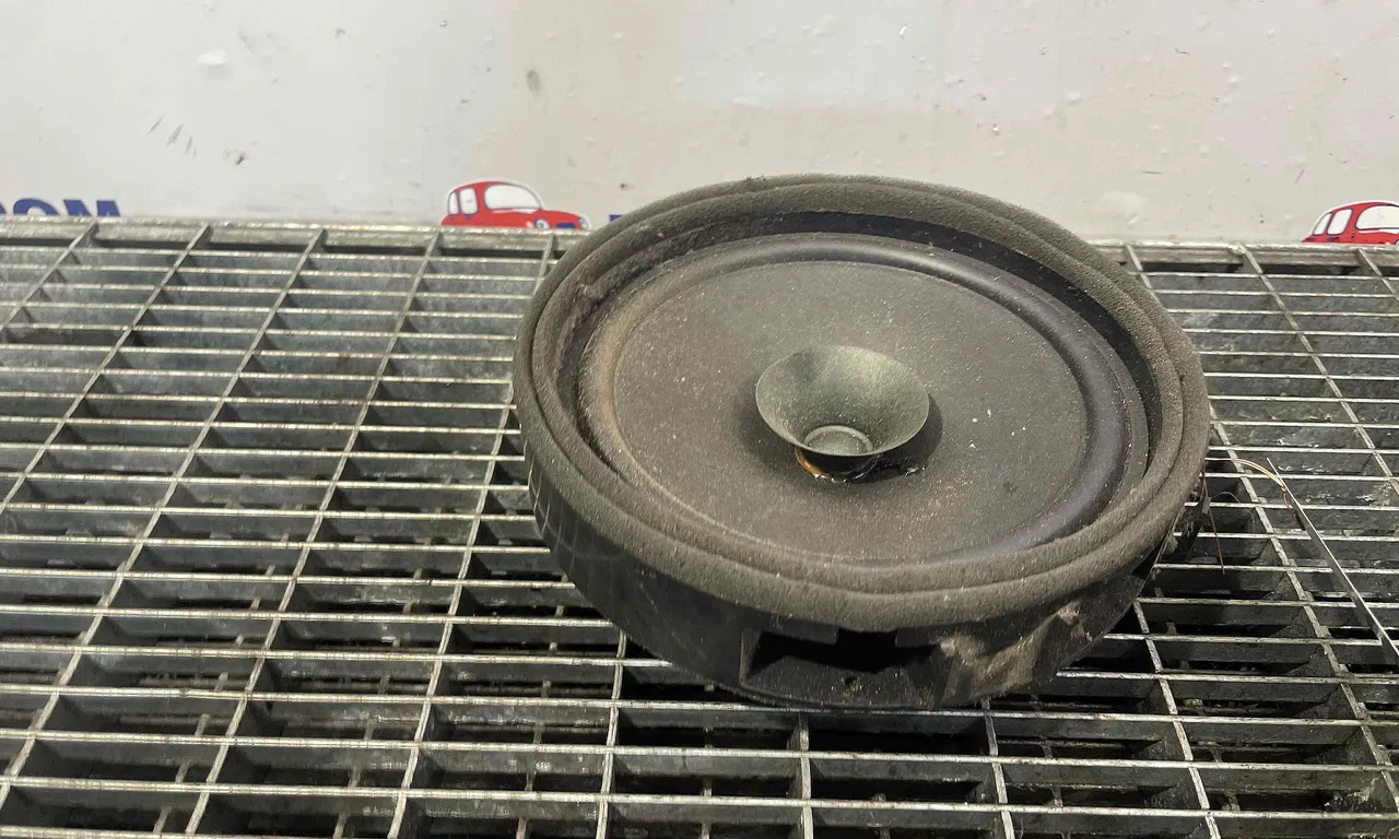 DIFUZOR AUDIO MITSUBISHI L200 / TRITON 2004-2018