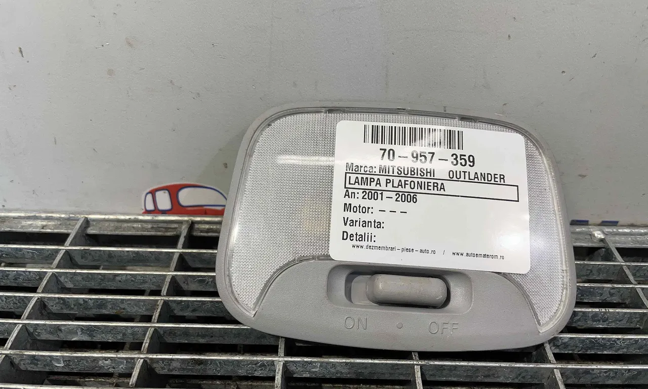 LAMPA PLAFONIERA MITSUBISHI OUTLANDER I 2001-2008