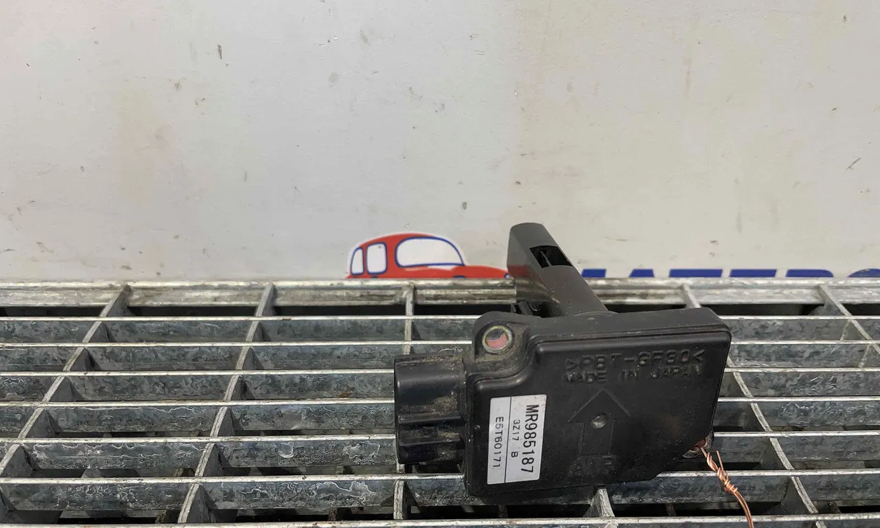 DEBITMETRU AER MITSUBISHI OUTLANDER I 2001-2008