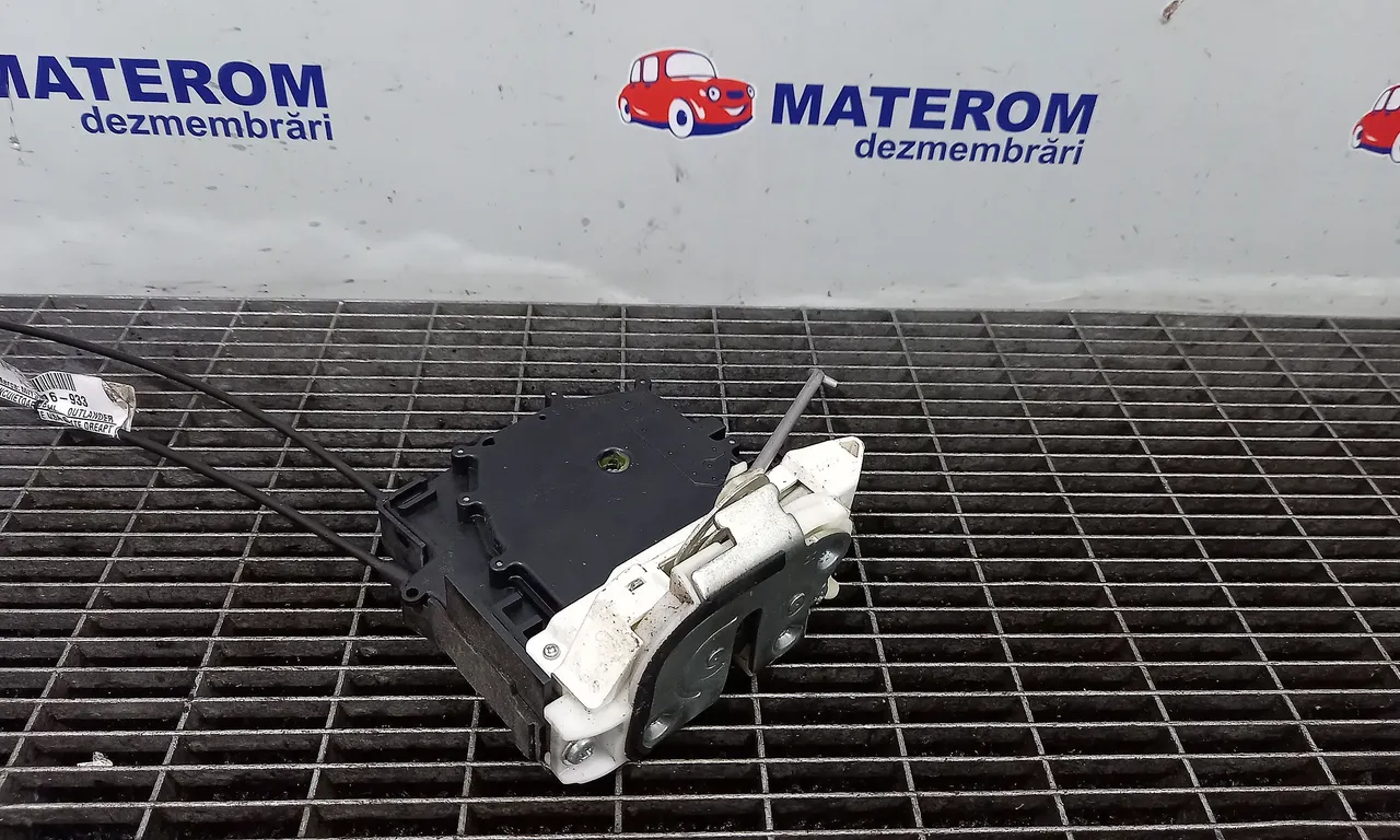 INCUIETOARE USA SPATE DREAPTA MITSUBISHI OUTLANDER II 2005-2012