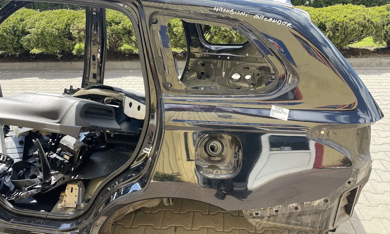 ARIPA SPATE STANGA MITSUBISHI OUTLANDER III 2010-2022