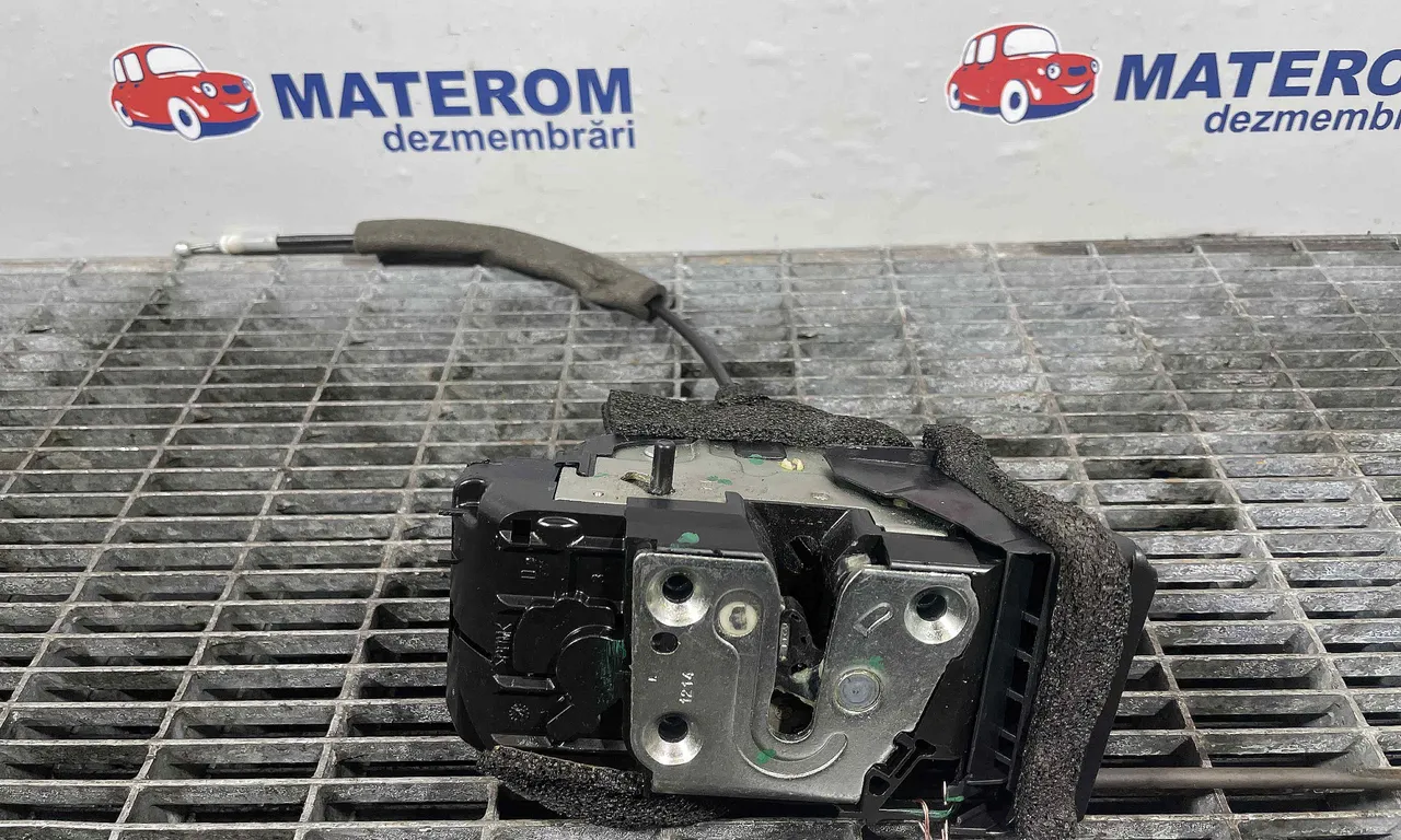 INCUIETOARE USA SPATE DREAPTA NISSAN JUKE 2010-2019