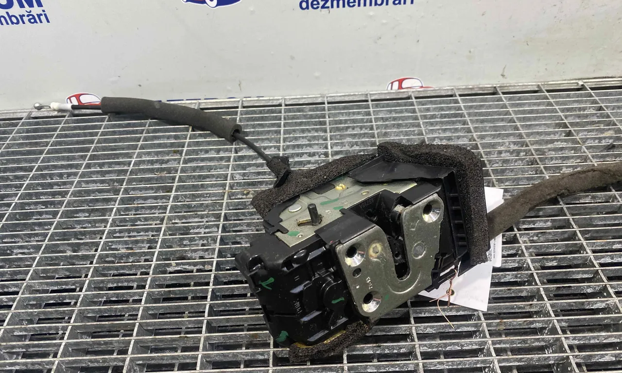 INCUIETOARE USA SPATE DREAPTA NISSAN JUKE 2010-2019