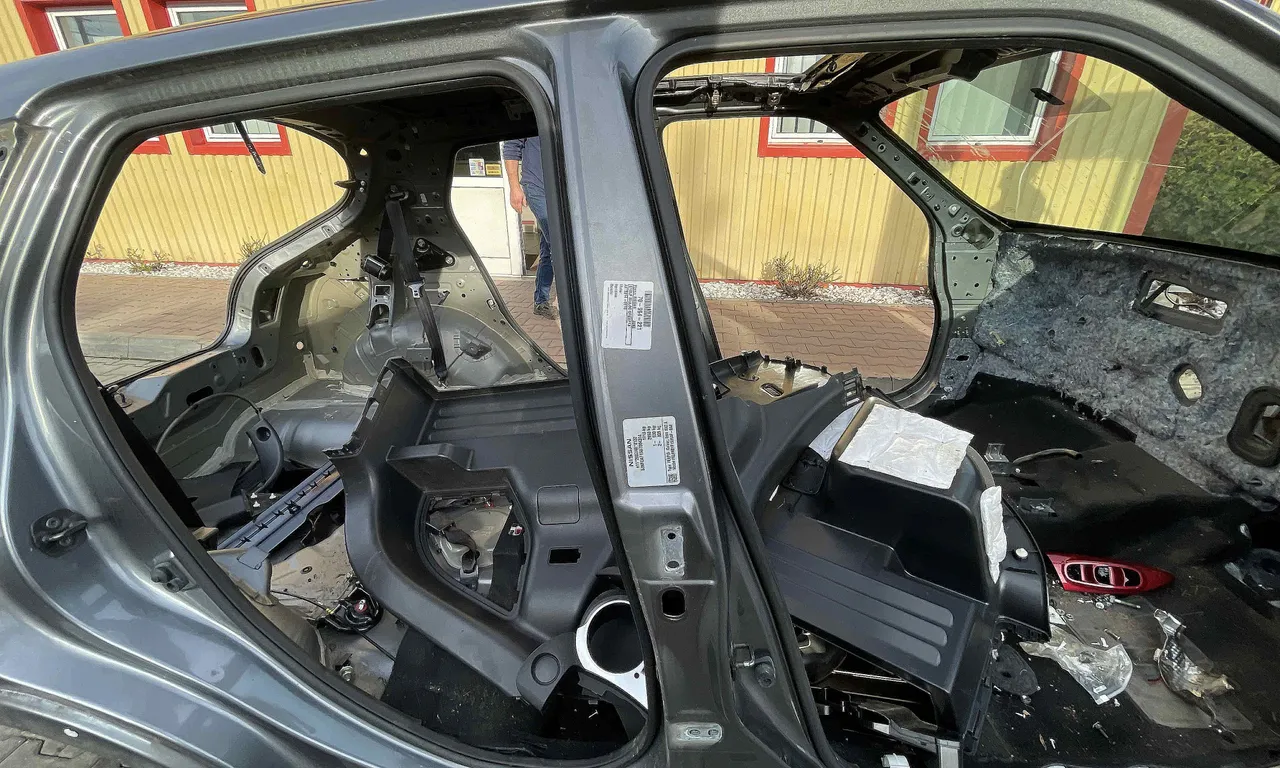 STALP MIJLOC DREAPTA NISSAN JUKE 2010-2019