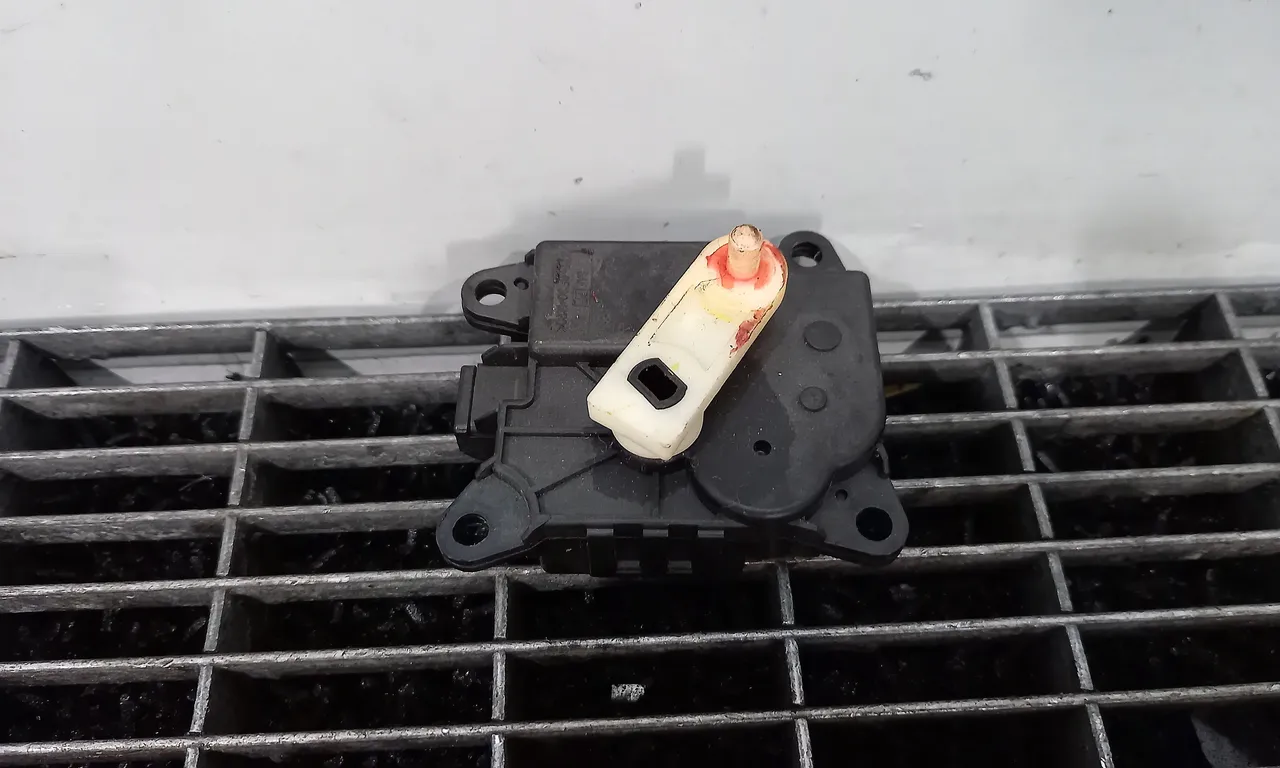 MOTORAS CLAPETA INCALZIRE NISSAN JUKE 2010-2019