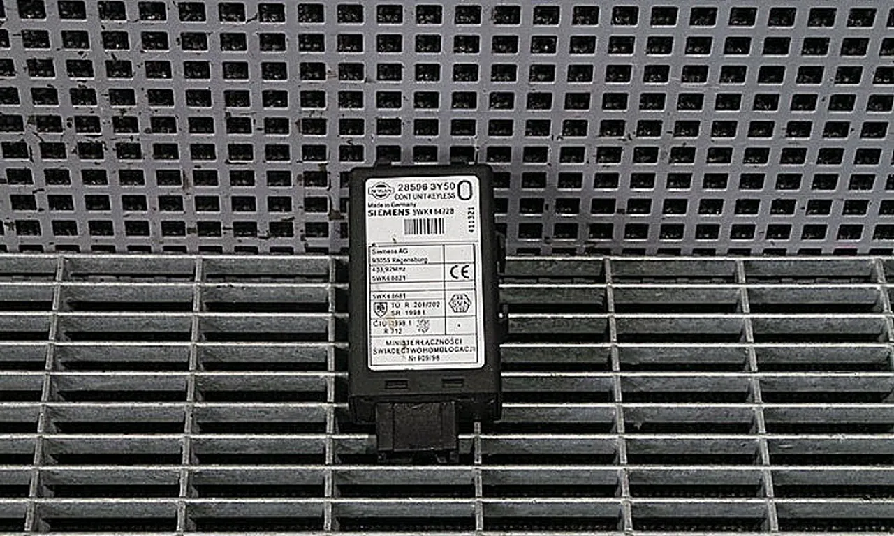MODUL INCHIDERE CENTRALIZATA NISSAN NAVARA 1997-2005